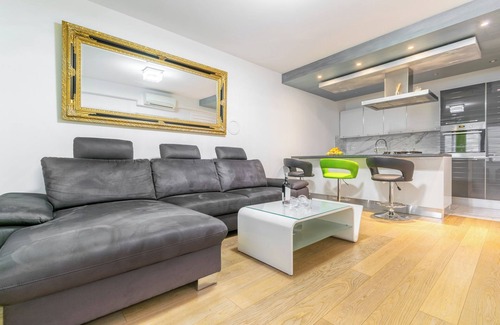 Ratac Apartment | Apartment Simic Near the Beach with garage