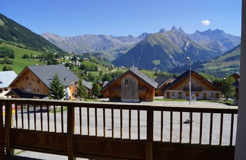 Saint-Jean-d'Arves Apartment | Apartment sleeps 6, 50m from the ski slopes, mountain view