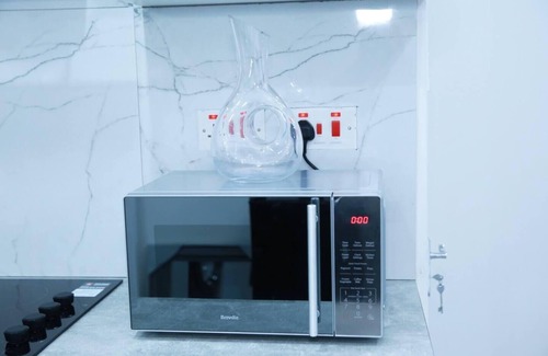 South Harrow Apartment | Apartment - Sleeps 2 & Free Parking