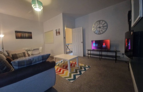 Ashington Apartment | Apartment - Sleeps 4 - Parking - WiFi