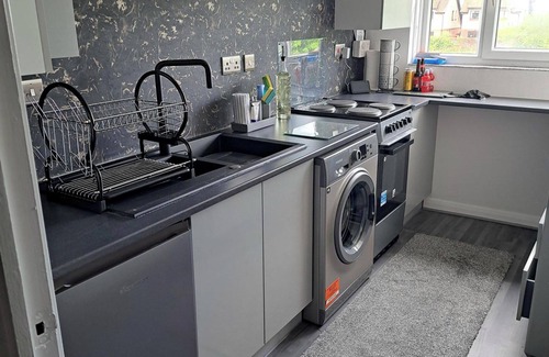 Troon Apartment | Apartment - Sleeps 4 - Pet friendly - Parking