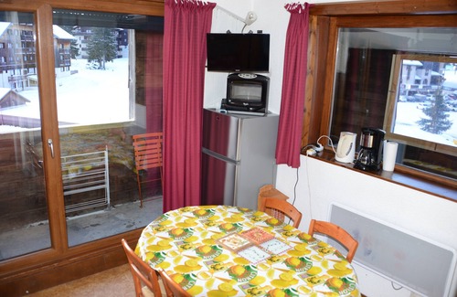 Le Praz de Lys Apartment | Apartment sleeps 6 Praz de Lys