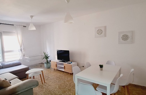 Cadiz Apartment | Apartment "soplos de vida" close to the beach 7 people