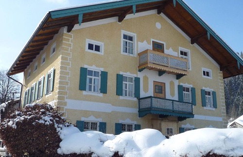 Aschau im Chiemgau Apartment | Apartment Spitzsteinblick 42 sqm living room and bedroom combined on the first floor
