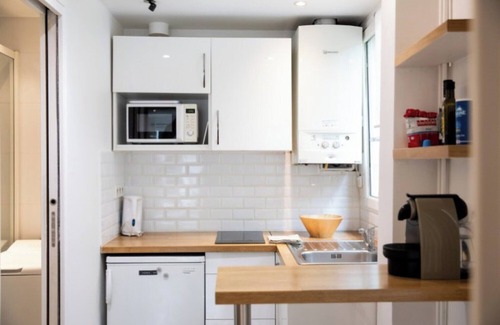 Notre-Dame-des-Champs Apartment | Apartment 'Studio Calme Jardin Luxembourg' with Wi-Fi