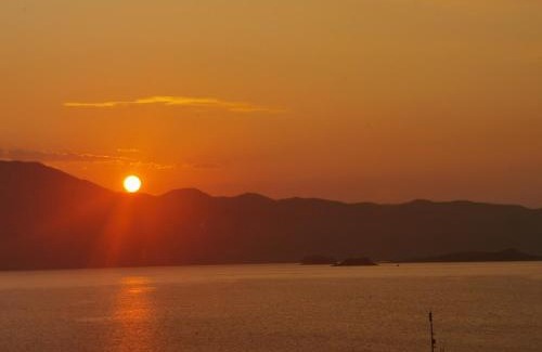 Cove Tri Zala (Zrnovo) Apartment | Apartment Sunrise