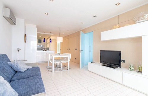 Platja d'Aro Apartment | Apartment 'Super Beach 2' with Sea View, Balcony and Wi-Fi