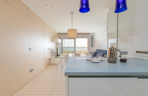 Platja d'Aro Apartment | Apartment 'Super Beach 2' with Sea View, Balcony and Wi-Fi