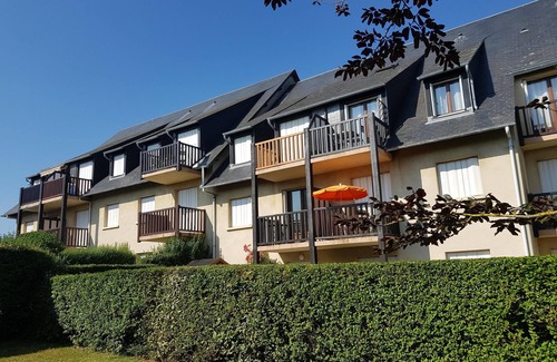 Blonville-sur-Mer Apartment | Apartment T3 Duplex direct access to the beach and sea view from the balcony