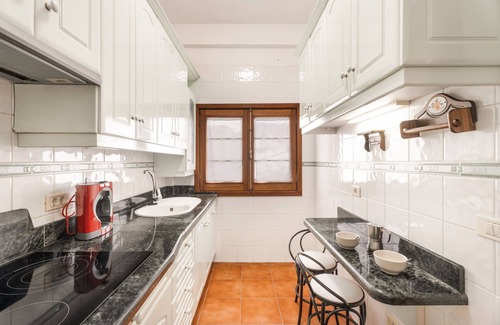 Valverde Apartment | Apartment 'Tía Blanca' with Mountain View and Wi-Fi