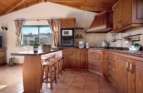 Buen Paso House | Apartment 'Tily' with Sea View, Terrace & Wi-Fi