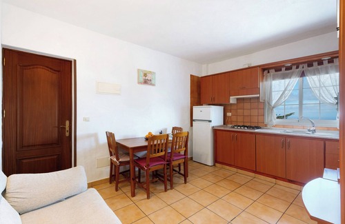 Mocanal Apartment | Apartment 'Trebol 1' with Sea View, Balcony and Wi-Fi