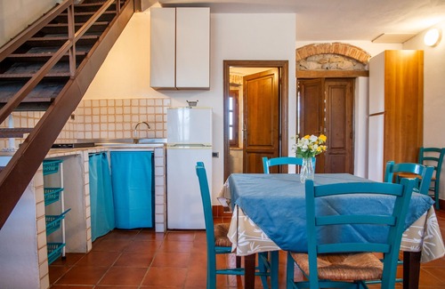 Gavorrano Apartment | Apartment 'Vecchio Molino - 5' with Shared Terrace, Shared Garden and Wi-Fi