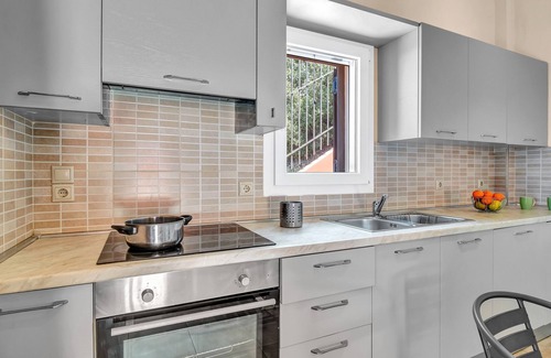 Drimonas Apartment | Apartment 'Villa Afrodite' with Sea View, Wi-Fi and Air Conditioning