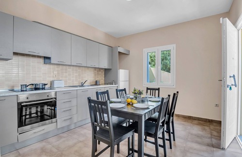 Drimonas Apartment | Apartment 'Villa Calypso' with Sea View, Wi-Fi and Air Conditioning