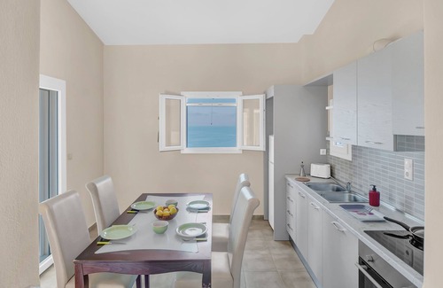 Drimonas Apartment | Apartment 'Villa Penelope' with Sea View, Wi-Fi and Air Conditioning