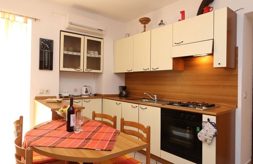 Risika Apartment | Apartment Volarić (10053-A1) - Risika