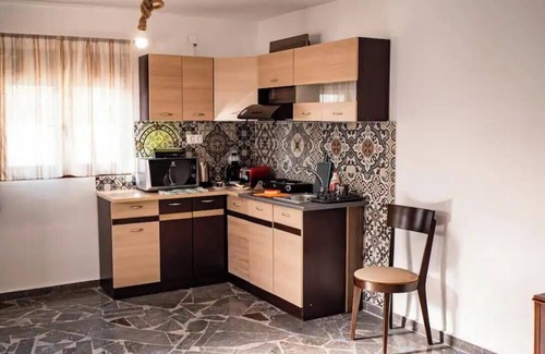 Kouroutai Apartment | Apartment 'Vothoni' with Mountain View, Wi-Fi and Air Conditioning