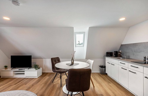 Limburg an der Lahn Apartment | Apartment 'Werner-Senger-Haus Oben' with Shared Terrace and Wi-Fi