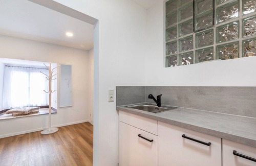 Limburg an der Lahn Apartment | Apartment 'Werner-Senger-Haus 1' with Shared Terrace and Wi-Fi