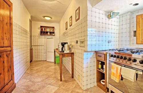 Greve in Chianti Apartment | Apartment with pool, WIFI, TV, patio, pets allowed, panoramic view, close to Greve In Chianti