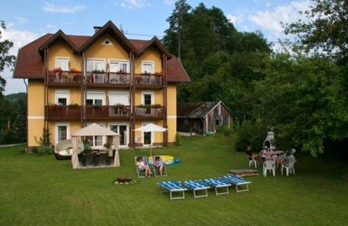 Sankt Kanzian am Klopeiner See Apartment | Apartment Weinrebe - Type A - Landhaus Felsenkeller