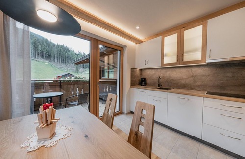 Funes Apartment | Apartment 'Weissbrunn Alexander' with Mountain View, Shared Terrace and Wi-Fi