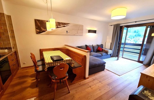 Bad Kleinkirchheim Apartment | Apartment With Balcony and Mountain Views