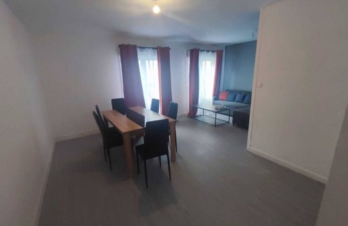 Morlaix Apartment | Apartment with 2 bedrooms and a large living area Morlaix near the station