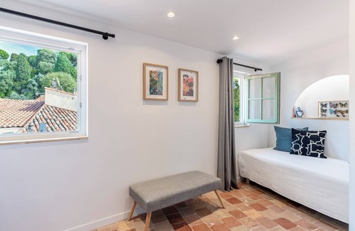 Old Town Apartment | Apartment with a view on the city and the sea