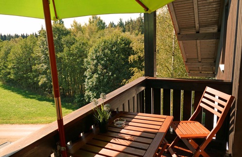 Weissenstadt Apartment | Apartment with attention to detail, Therme/lake, walking from the house, balcony m. view