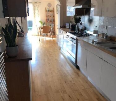 West Bridgford Apartment | Apartment with balcony West Bridgford