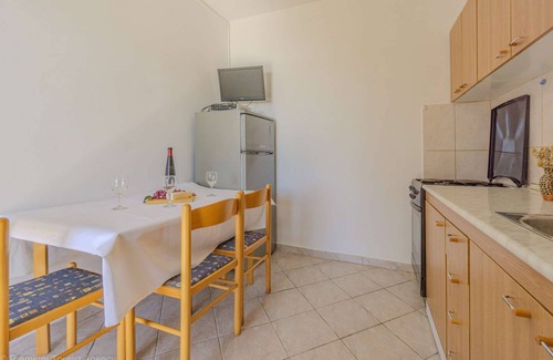 Zubovici Apartment | Apartment with balkony and sea view