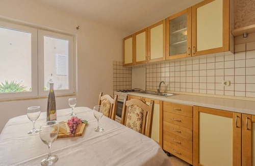 Zubovici Apartment | Apartment with balkony and sea view
