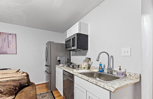 Sterling Apartment | Apartment with garage parking Patio close IAD