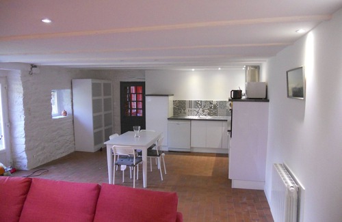 Plouezoch Condo | Apartment with garden and wooden terrace