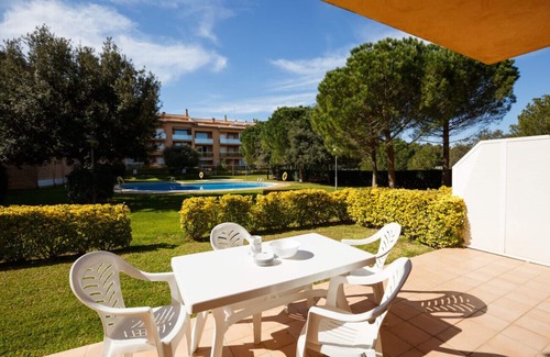 Pals Apartment | Apartment with garden & pool - 800 m Pals beach (SG2 2H AC 207)