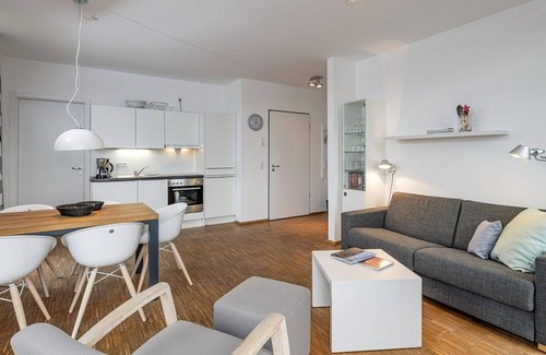 Horum Apartment | Apartment with great balcony on two sides - 100 m to the beach!