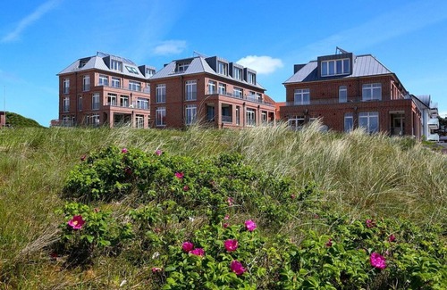 Horum Apartment | Apartment with great balcony on two sides - 100 m to the beach!
