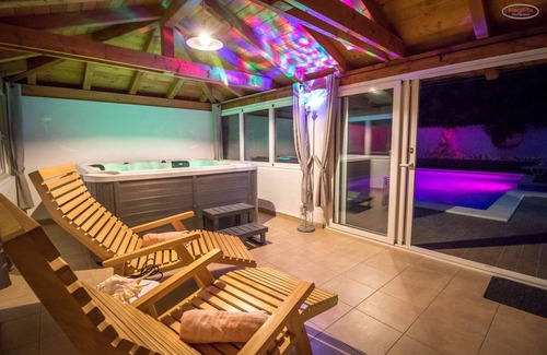 Lopar Apartment | Apartment with pool in Lopar - San Marino