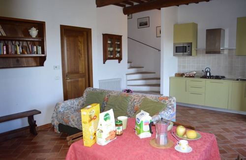 Asciano Apartment | Apartment with private garden in Tuscany