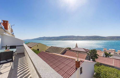 Zubovici Apartment | Apartment with sea view and pool