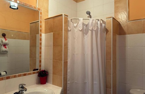 Alarilla Apartment | Apartment with Terrace