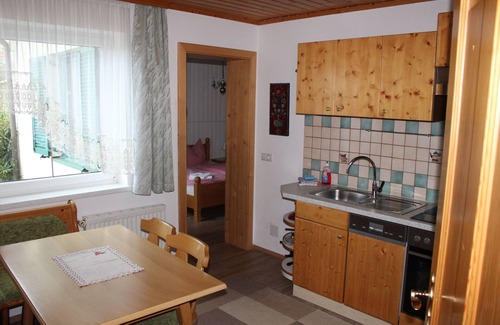 Albeck Apartment | Apartment 'Wohnung 2' with Mountain View, Shared Terrace and Shared Garden