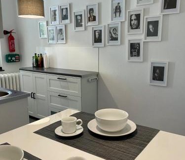 Deutz Apartment | Apartment Wohnung 600 m zur Messe-Deutz