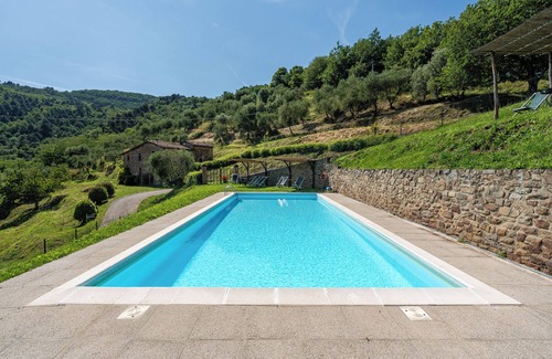 Pescia Apartment | Apartment 'Zano' with Mountain View, Shared Pool and Wi-Fi