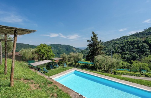Pescia Apartment | Apartment 'Zano' with Mountain View, Shared Pool and Wi-Fi