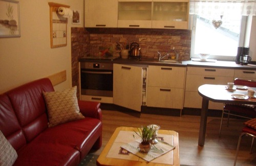 Bereborn Apartment | Apartment 'Zum Hochkelberg' with Mountain View, Private Terrace and Wi-Fi