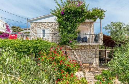 Necujam Apartment | Apartments by the sea Necujam, Solta - 8691