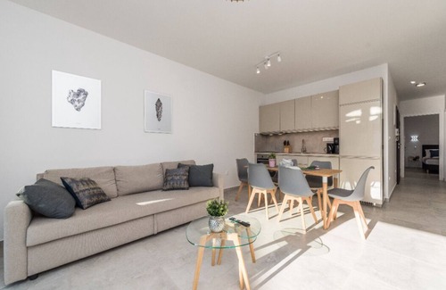 Novalja Apartment | Apartments for 24 with Pool and Grill
